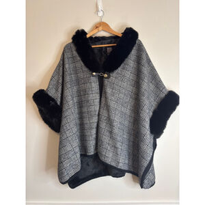 Vince Camuto Plaid Faux Fur Trim Cape Gray Black One Size